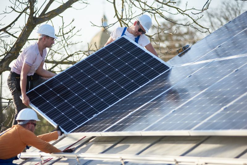 Guide to Solar Panel Repair Services